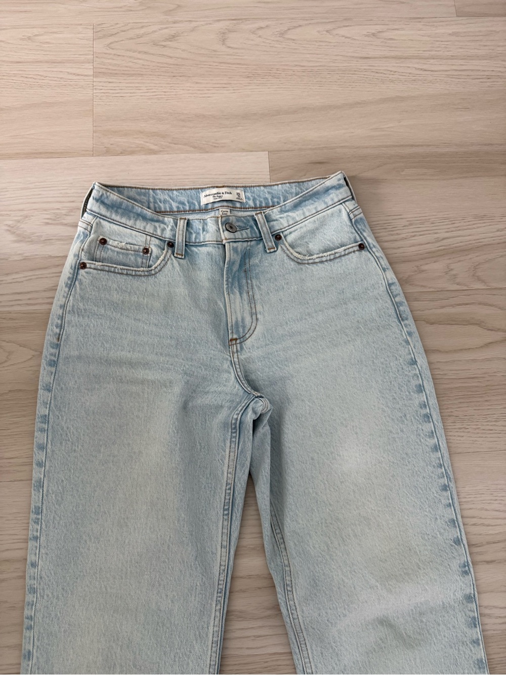 Curve Love Low Rise Baggy Jean Abercrombie & Fitch - Picture 9 of 12